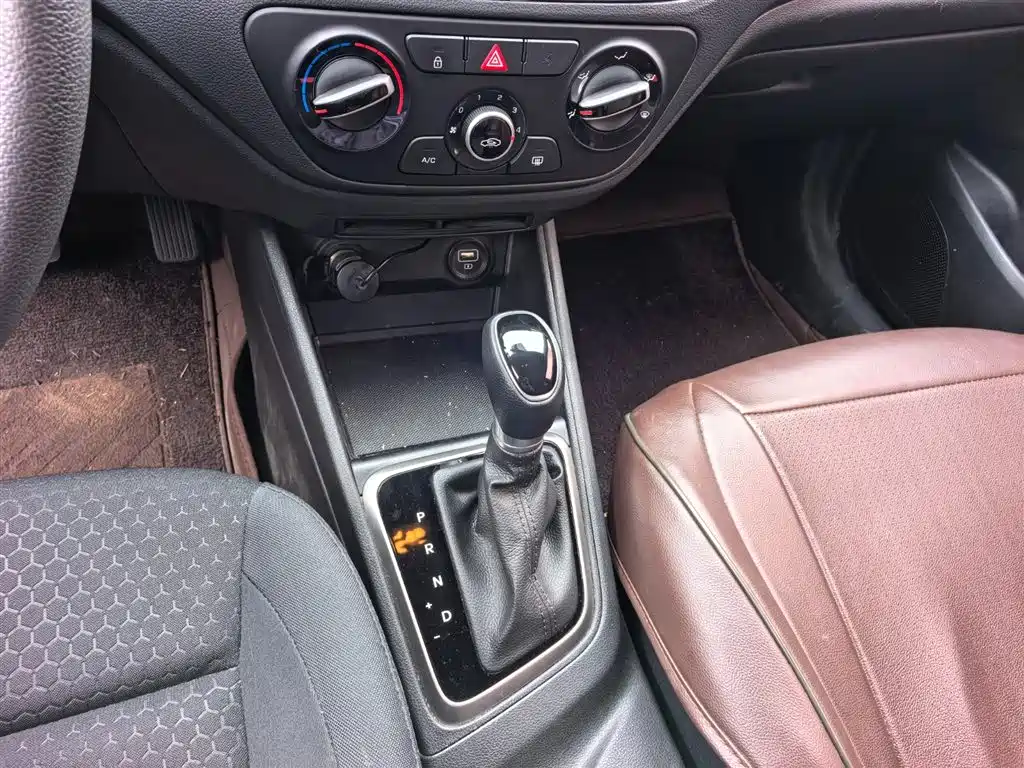 Hyundai Verna 2020 — фото 13