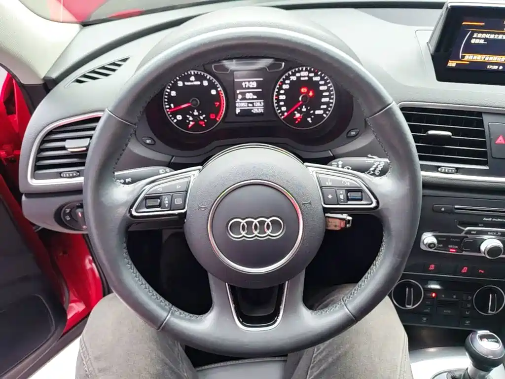 Audi Q3 2018 — фото 11