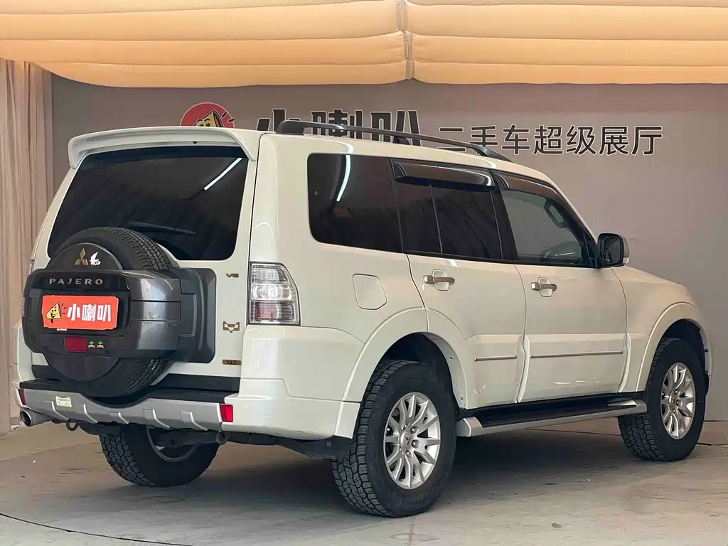 Mitsubishi Pajero 2017 — фото 4