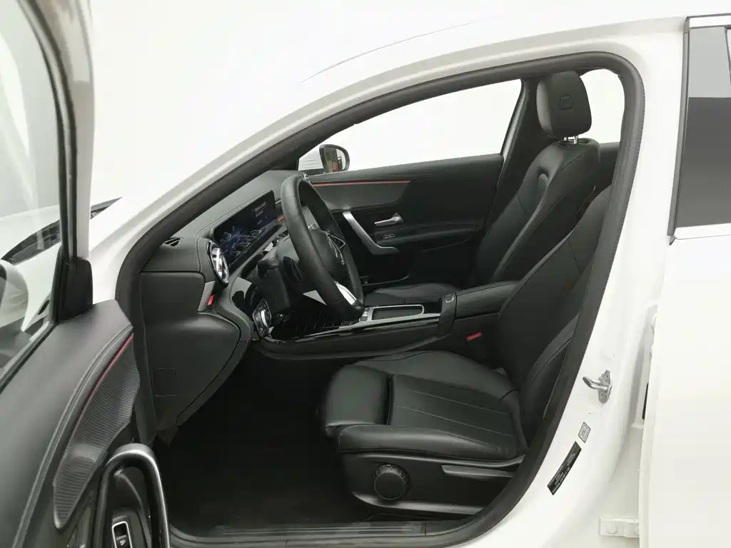 Mercedes-Benz A-Class 2023 — фото 10