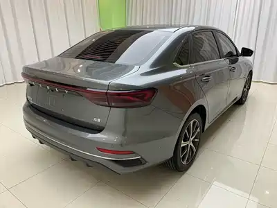 Geely Emgrand 2022