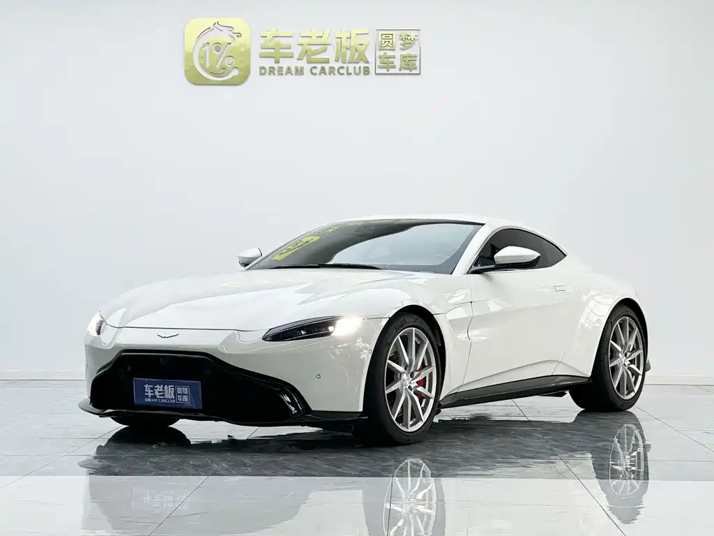 Aston Martin V8 Vantage 2020 — фото 1