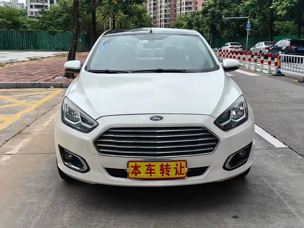 Ford Escort 2015