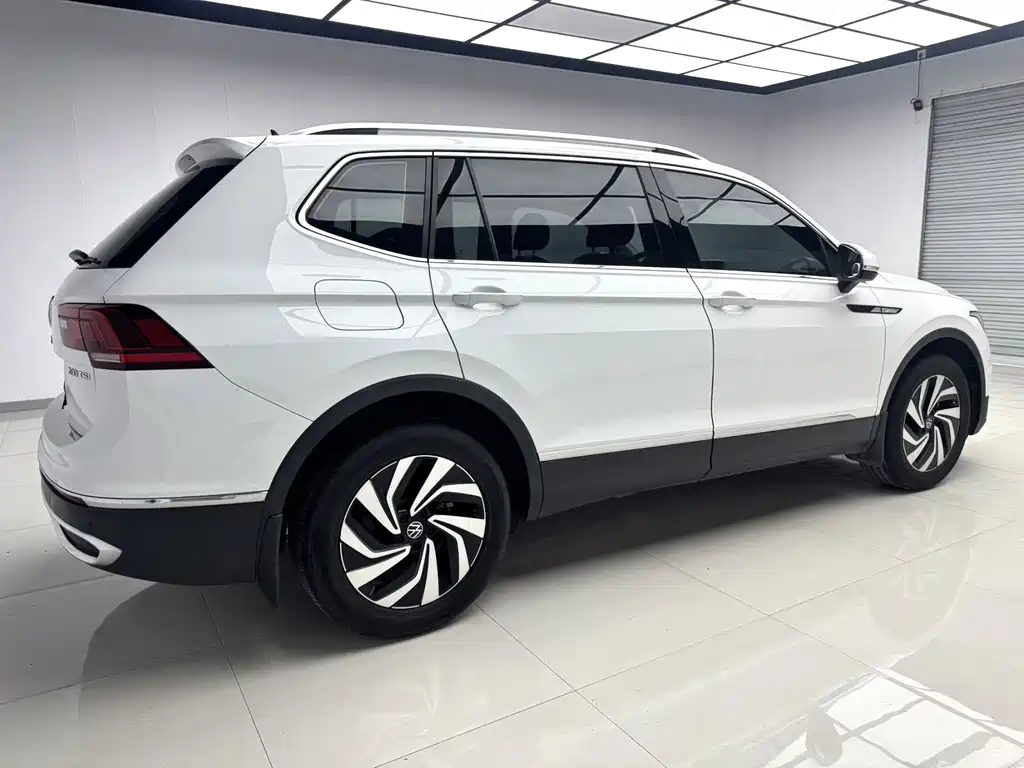Volkswagen Tiguan L 2022