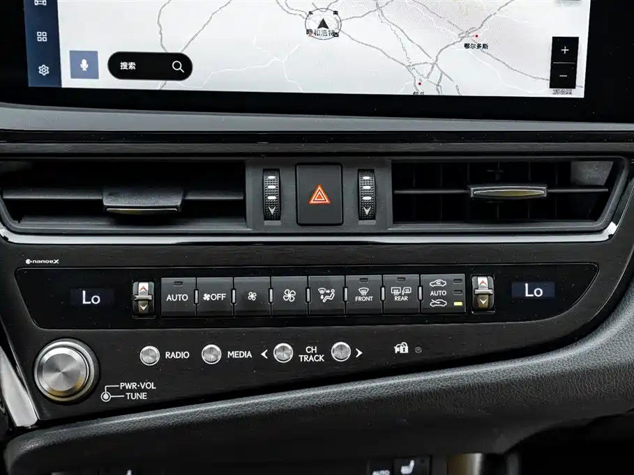 Lexus ES 2023 — фото 32