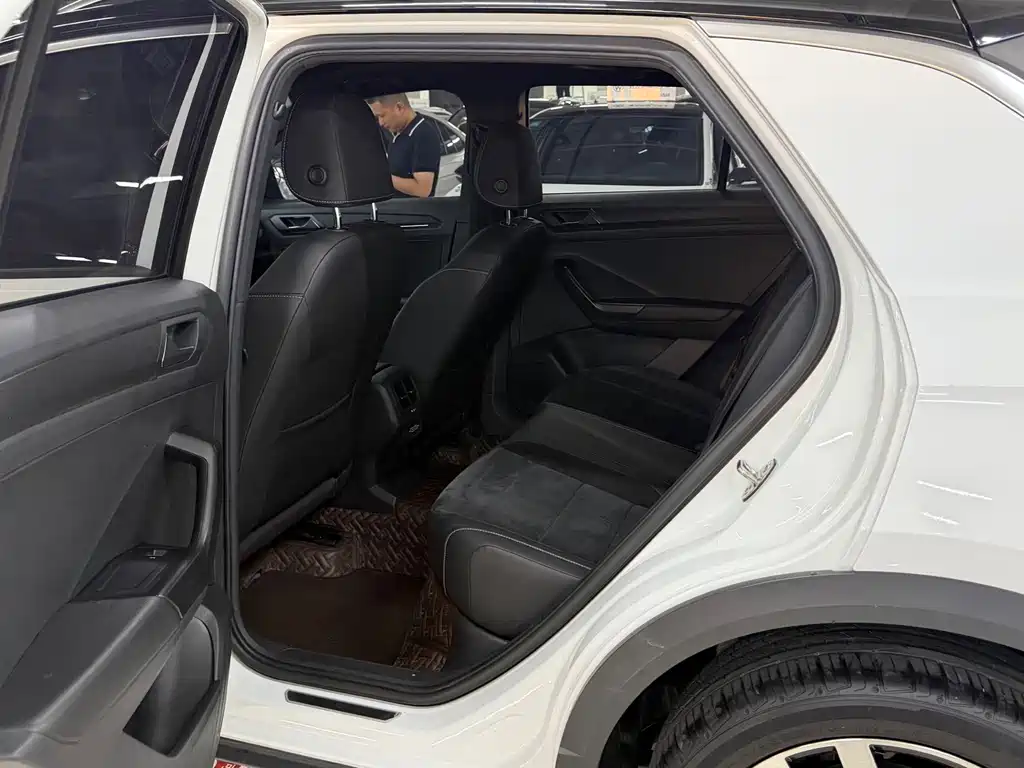 Volkswagen T-Roc 2022 — фото 11