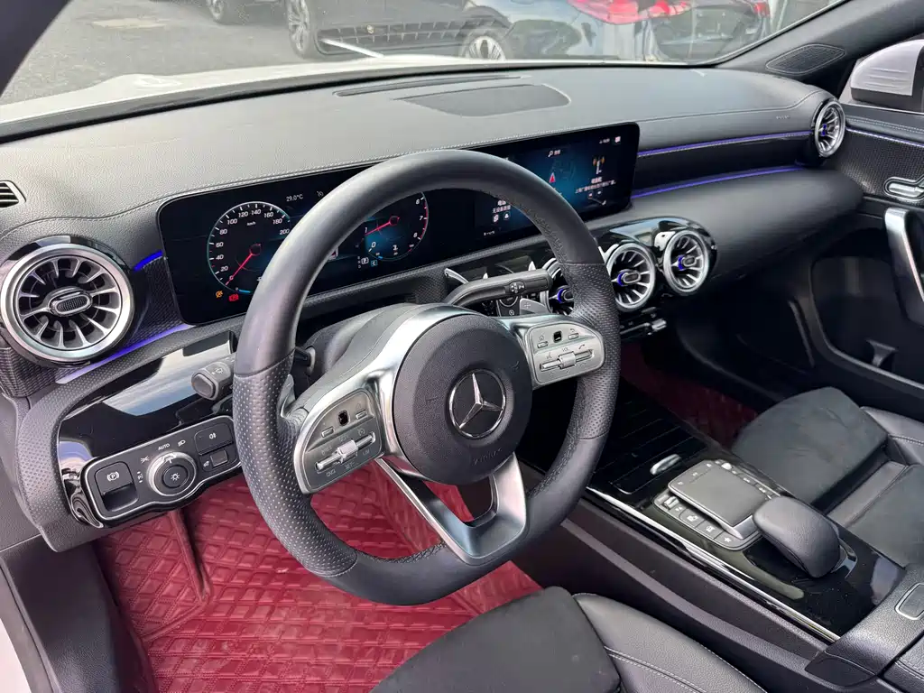 Mercedes-Benz A-Class 2021 — фото 8