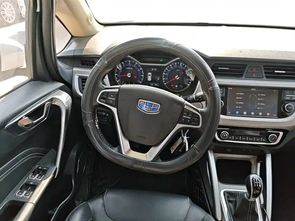 Geely Vision X3 2019 — фото 11