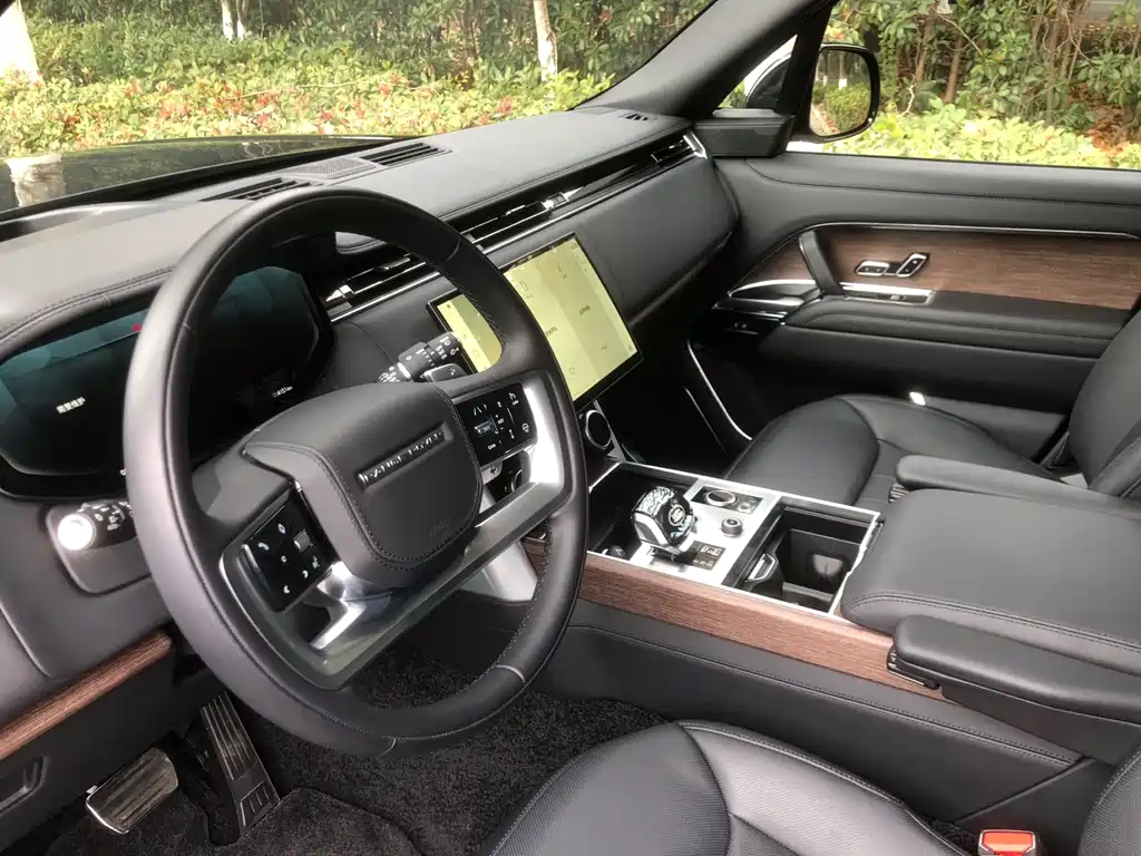 Land Rover Range Rover 2024 — фото 15