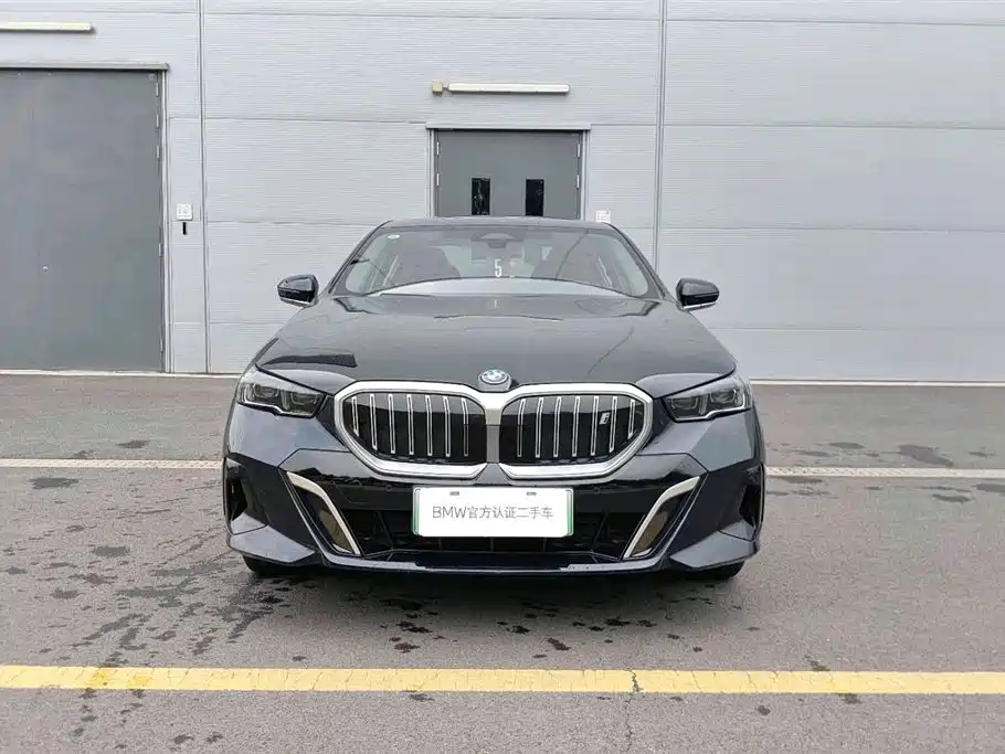 BMW i5 2025 — фото 2
