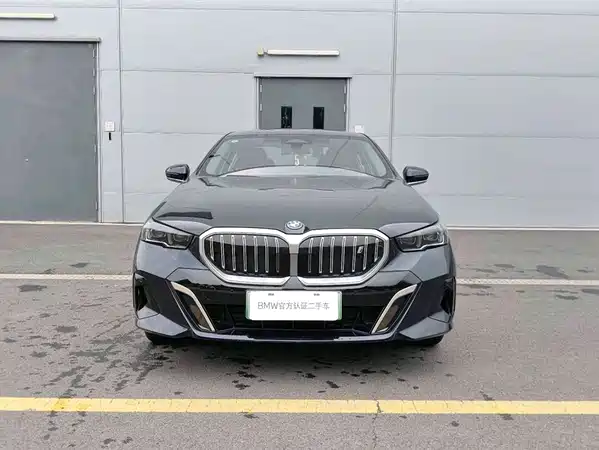 BMW i5 2025