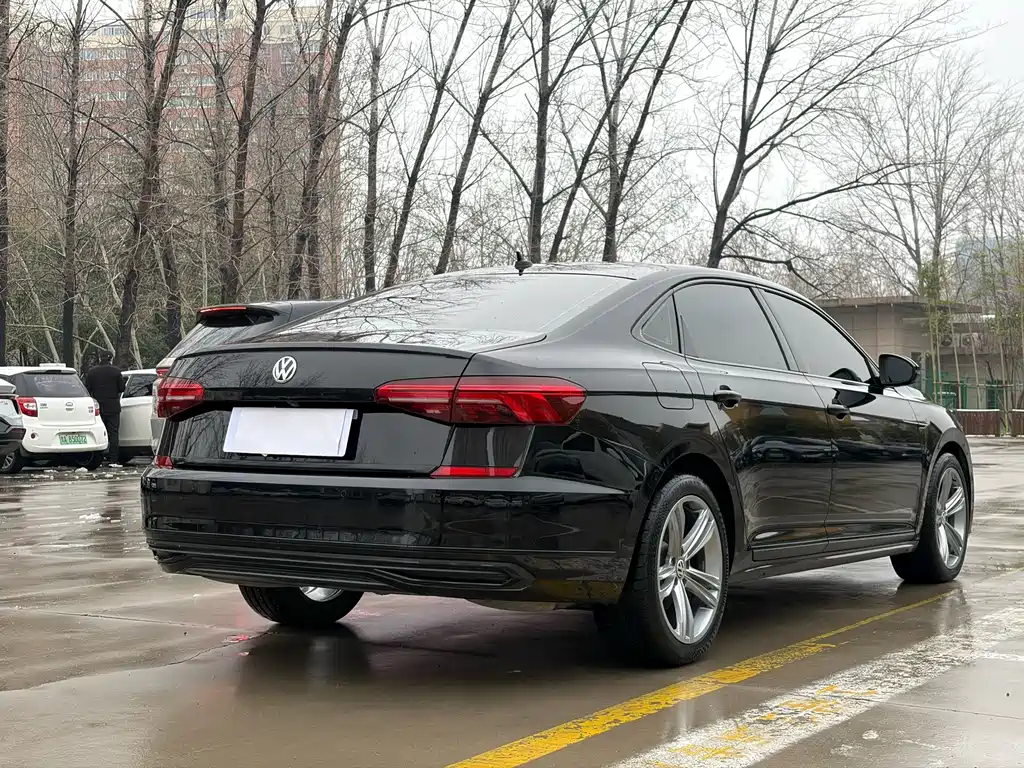Volkswagen Passat 2019 — фото 13