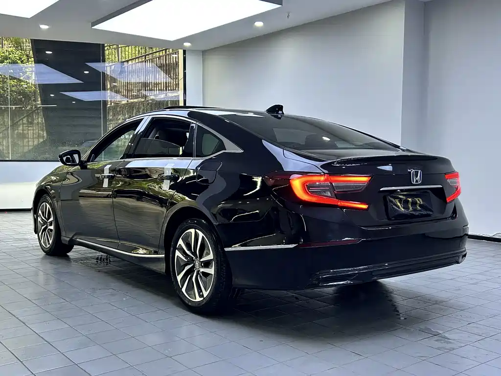 Honda Accord 2022 — фото 10