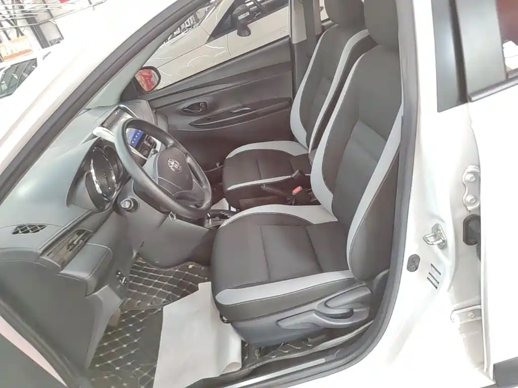 Toyota Yaris L 2021 — фото 15