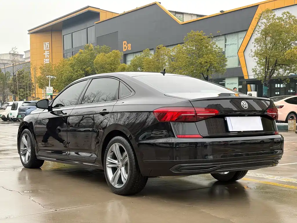 Volkswagen Passat 2019 — фото 15