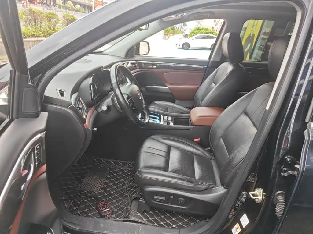 GAC Trumpchi GS8 2018 — фото 15