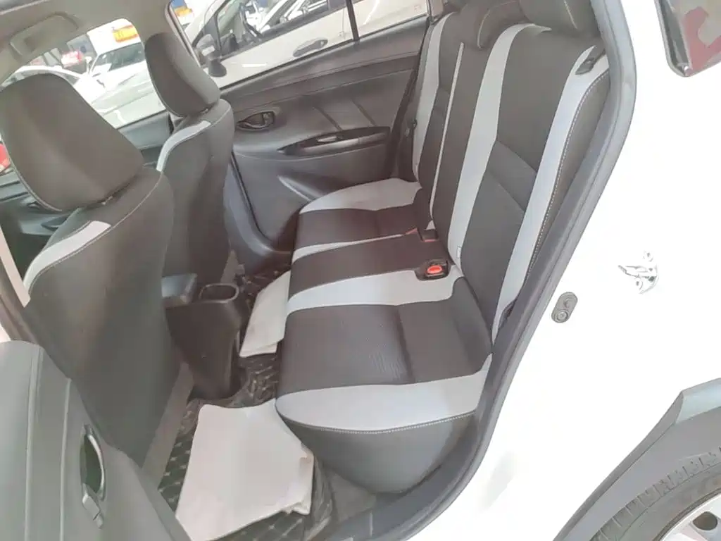 Toyota Yaris L 2021 — фото 17