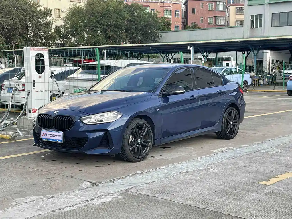 BMW 1 Series 2023 — фото 1