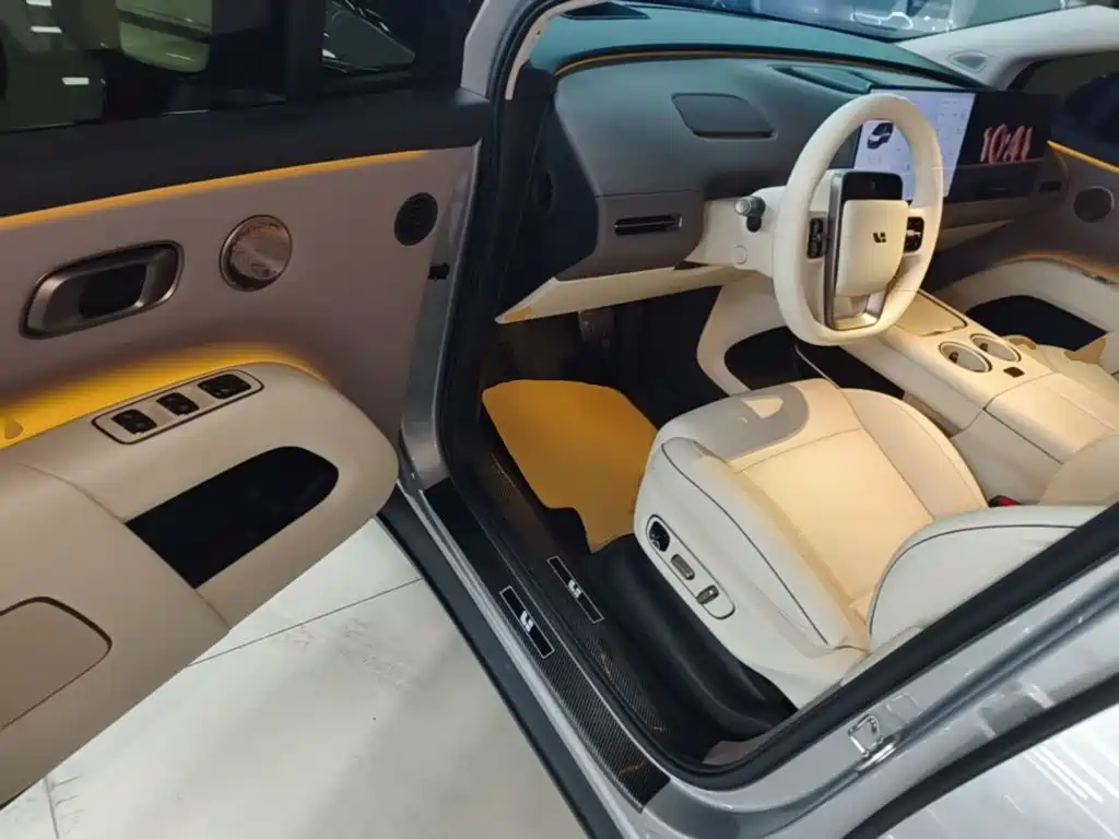 Li Auto i8 2025 — фото 16