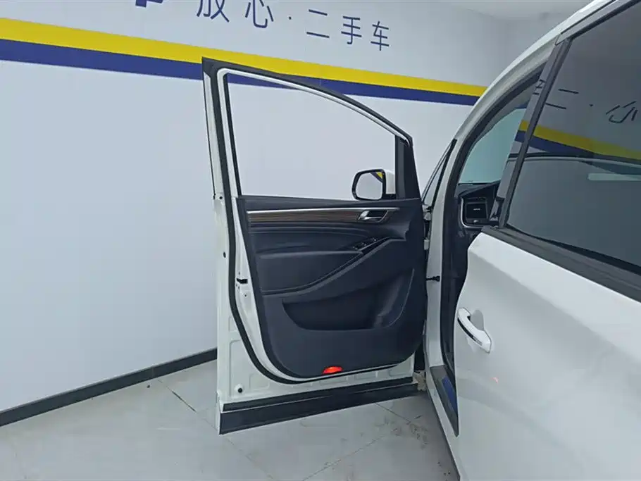 GAC Motor Trumpchi M8 2022 — фото 7