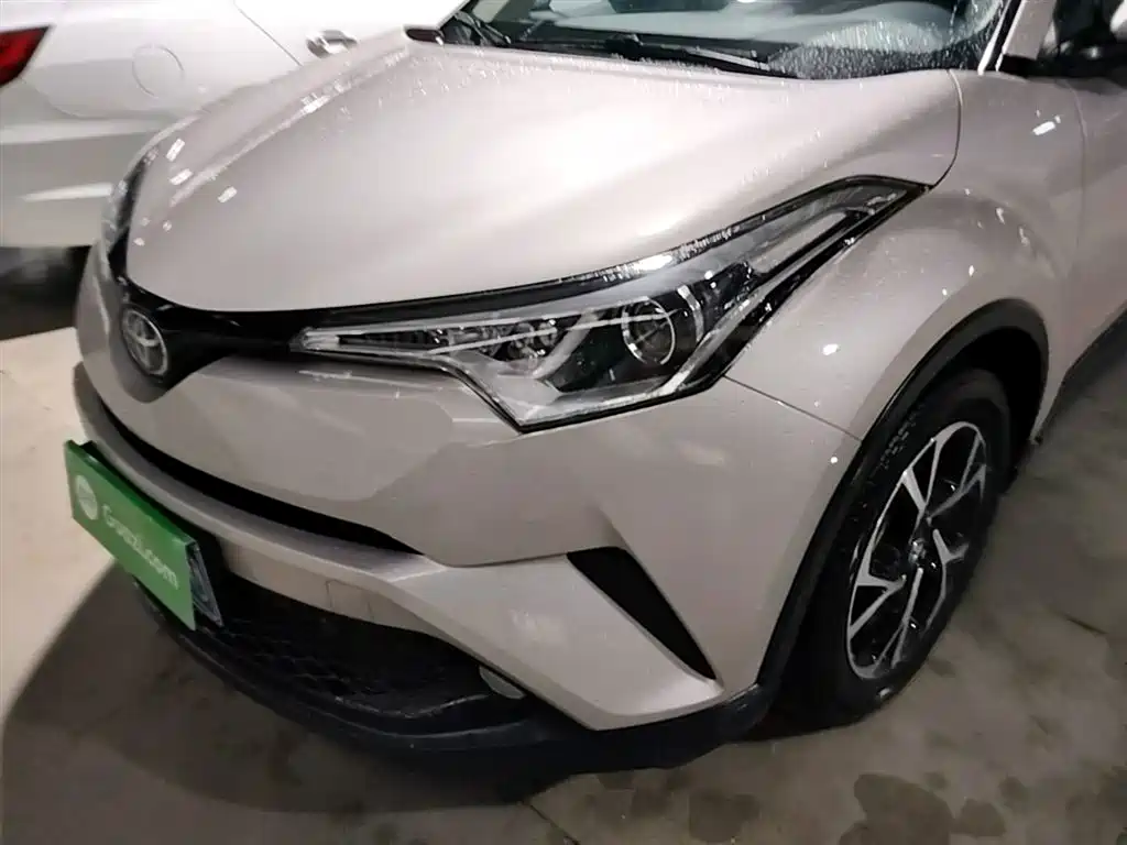 Toyota C-HR 2020 — фото 24