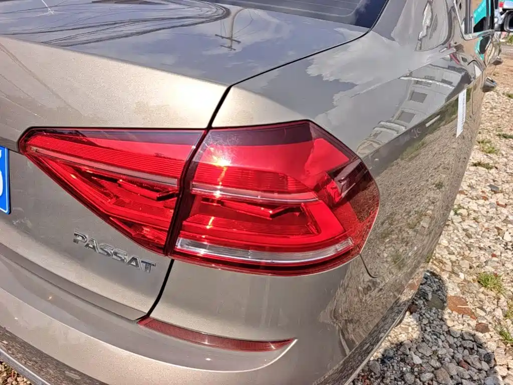 Volkswagen Passat 2017 — фото 8