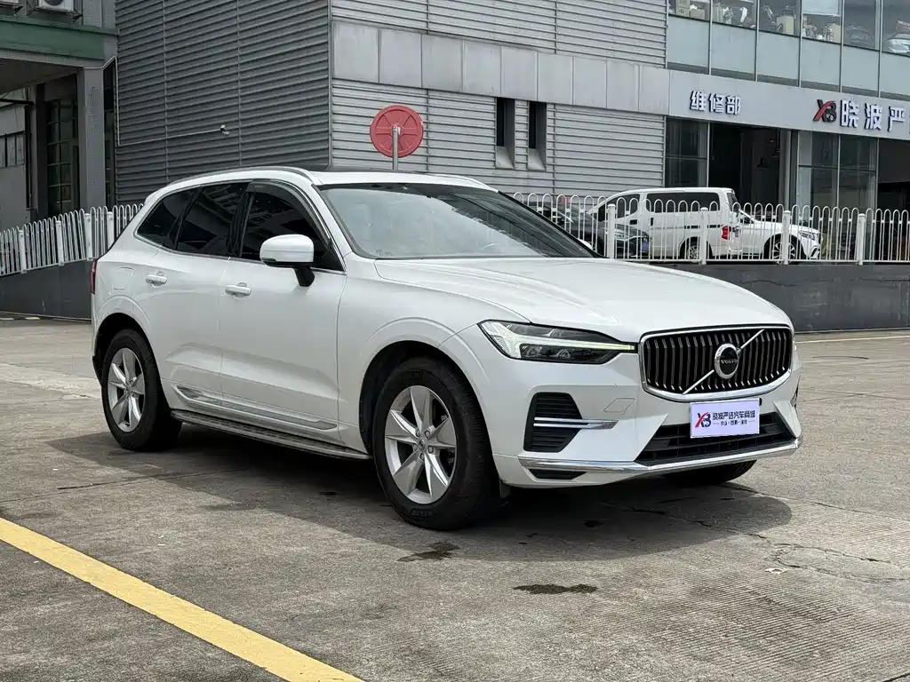 Volvo XC60 2021 — фото 3