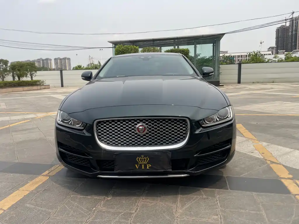 Jaguar XEL 2018 — фото 3
