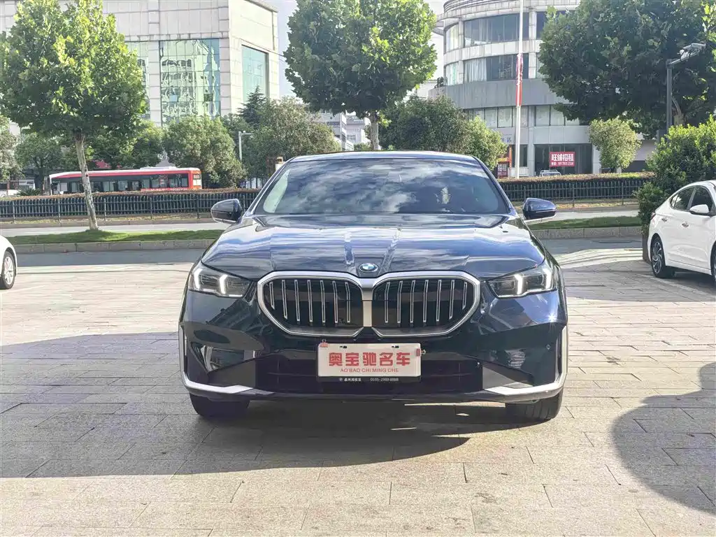 BMW 5 Series 2025