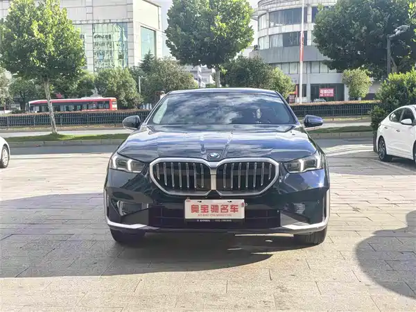 BMW 5 Series 2025