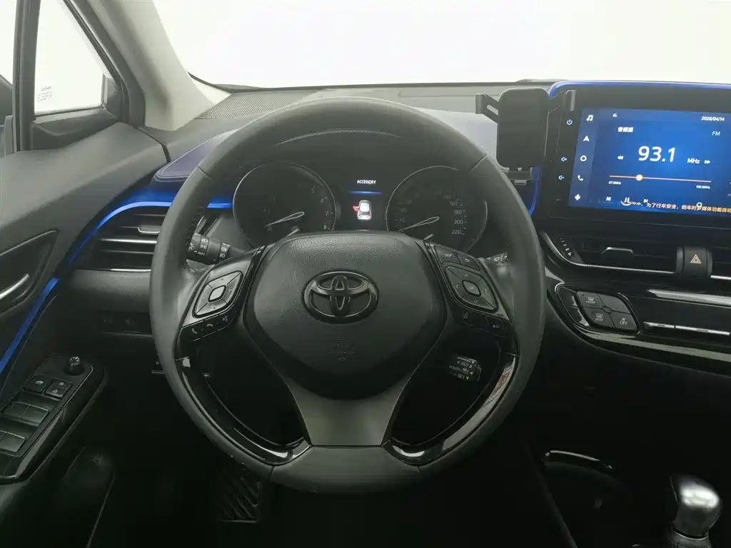 Toyota C-HR 2021 — фото 11