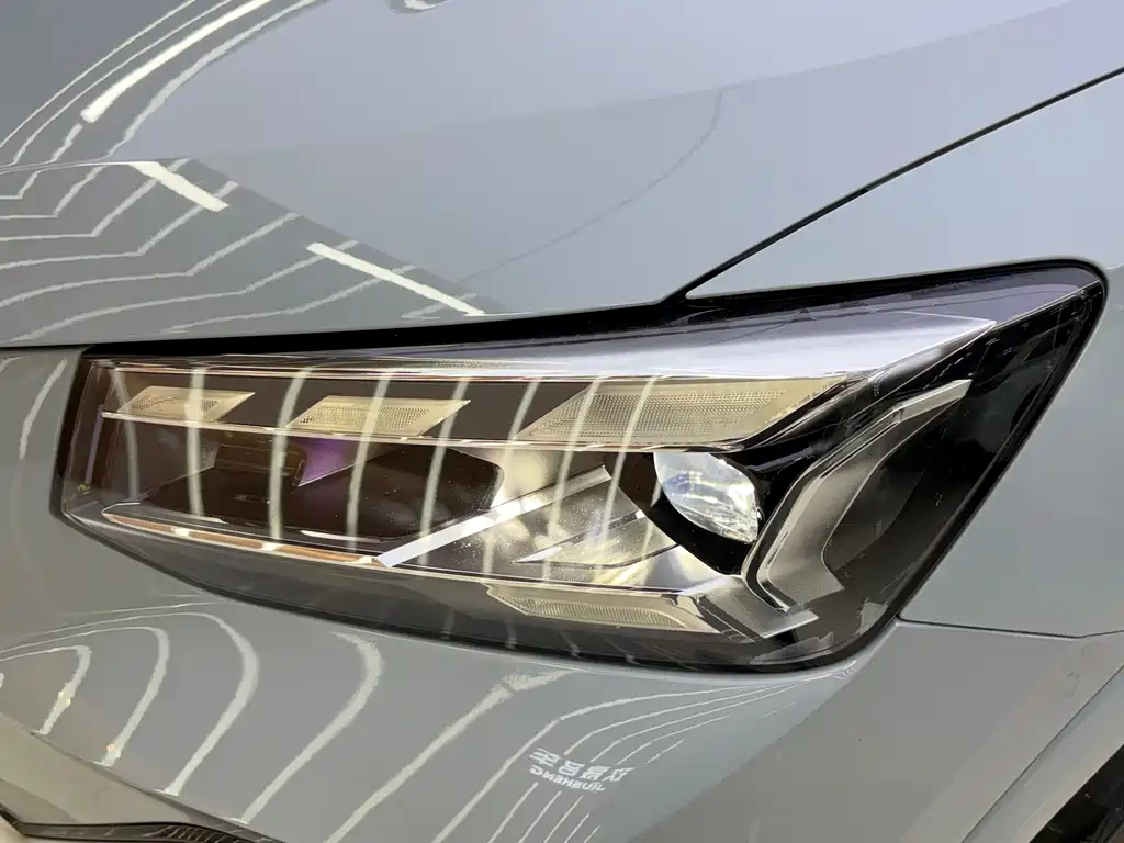 Audi Q2L 2022 — фото 11
