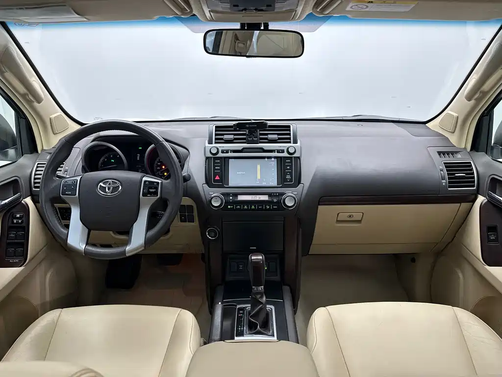 Toyota Prado 2016 — фото 36