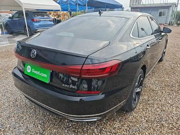 Volkswagen Passat 2023
