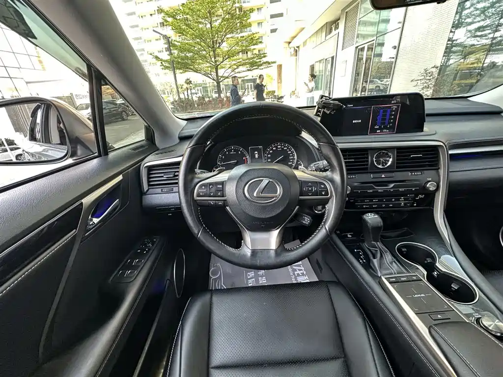 Lexus RX 2022 — фото 16