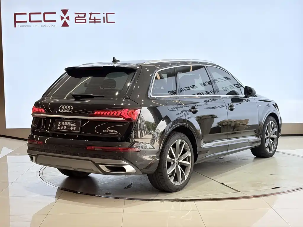 Audi Q7 2023 — фото 4