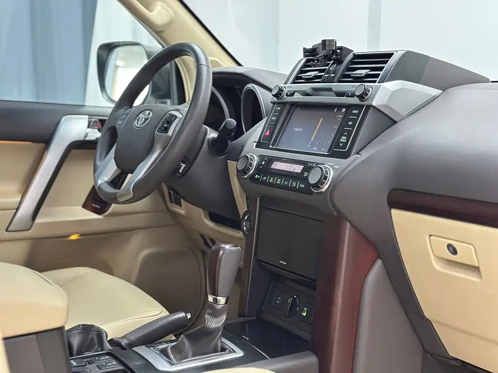 Toyota Prado 2016 — фото 38