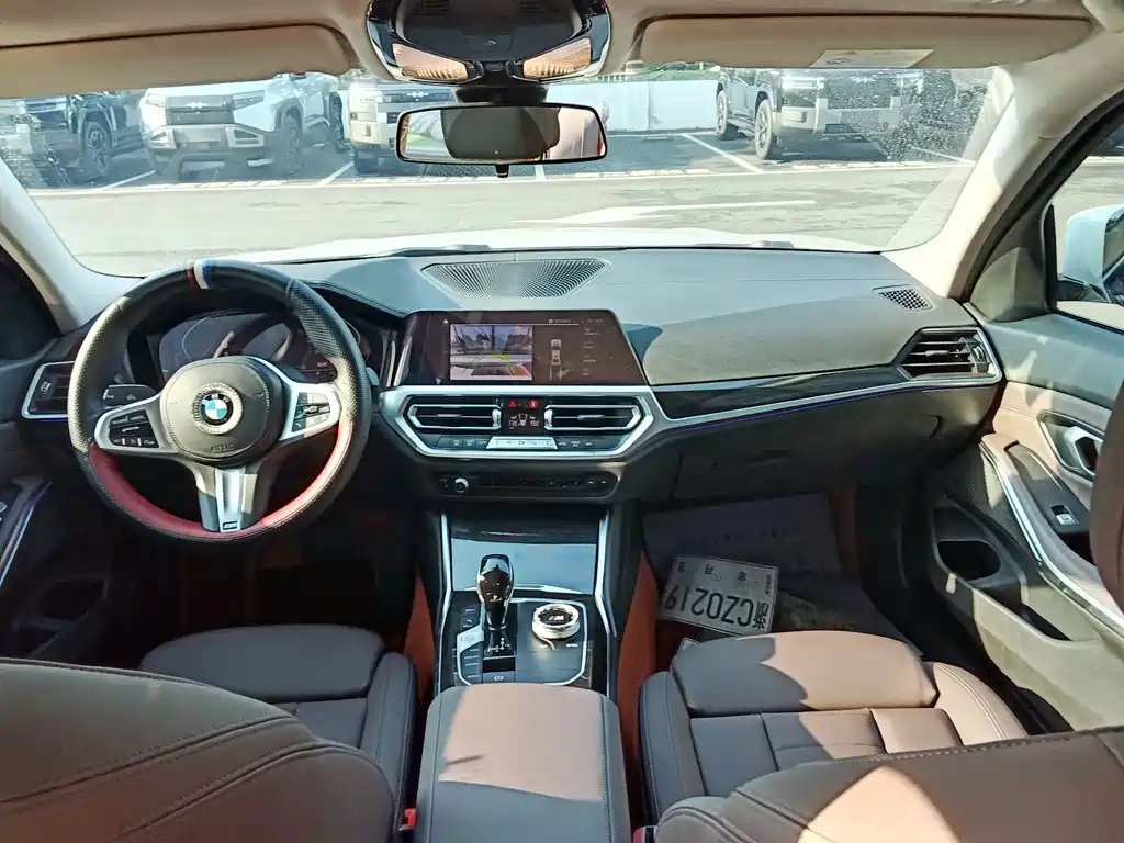 BMW 3 Series 2019 — фото 14