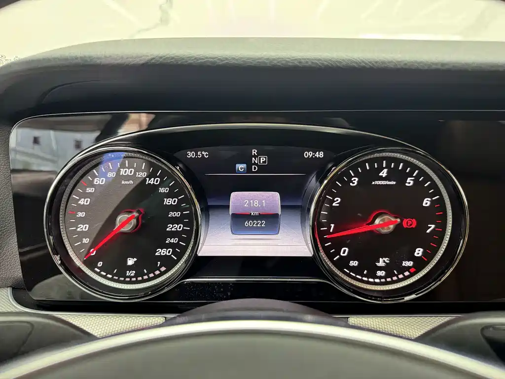 Mercedes-Benz E-Class 2018 — фото 13
