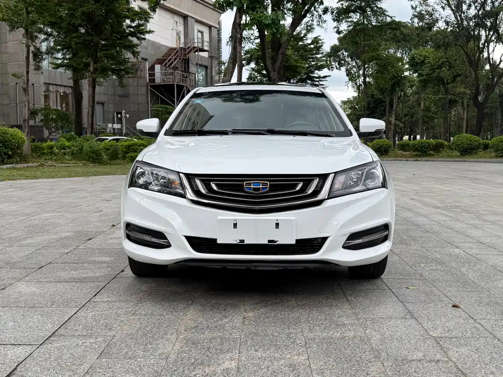 Geely Emgrand 2018 — фото 2