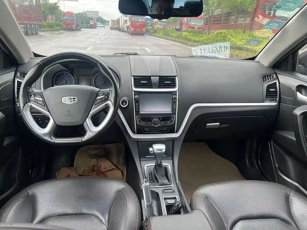 Geely Emgrand 2015 — фото 10