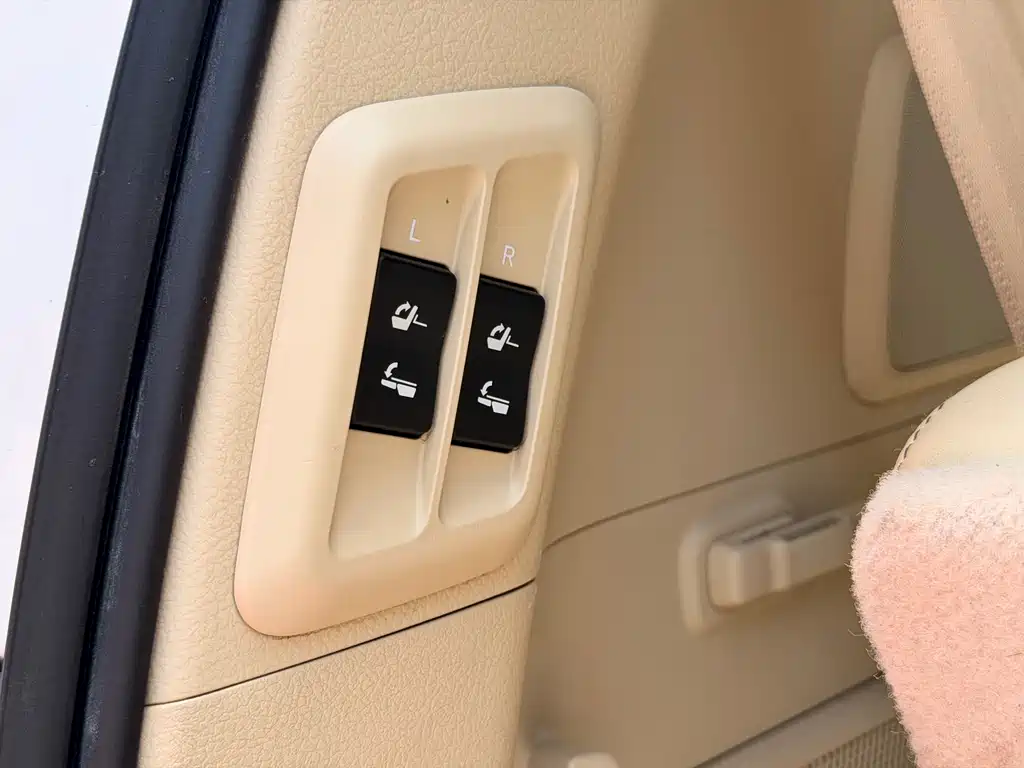 Toyota Prado 2015 — фото 9