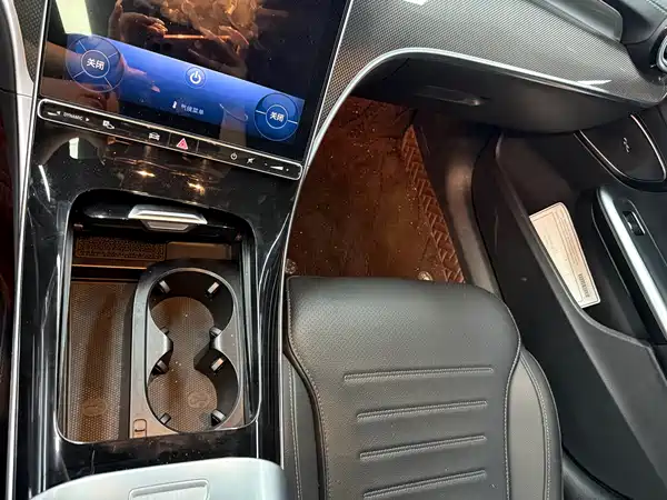 Mercedes-Benz C-Class 2024