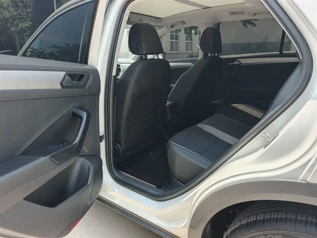 Volkswagen T-Roc 2021 — фото 16