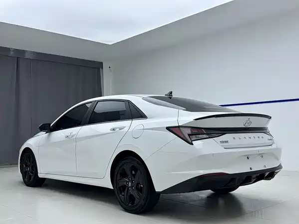 Hyundai Elantra 2023