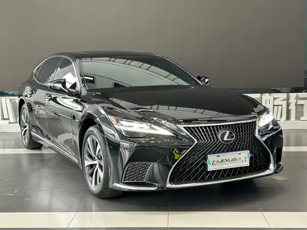 Lexus LS 2021