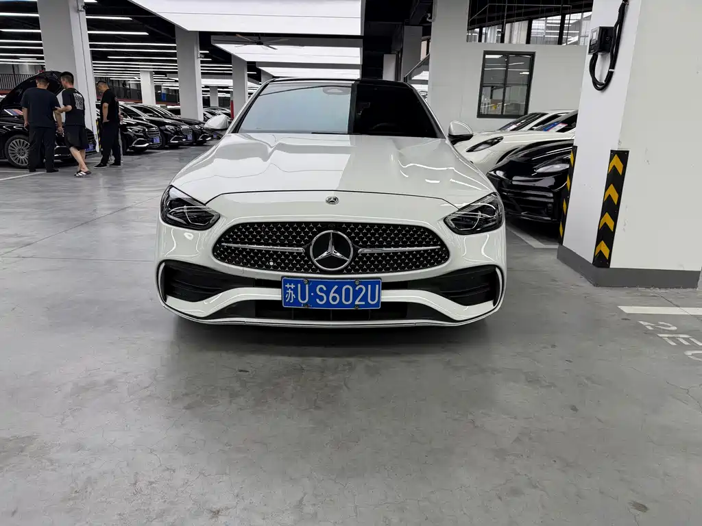 Mercedes-Benz C-Class 2025