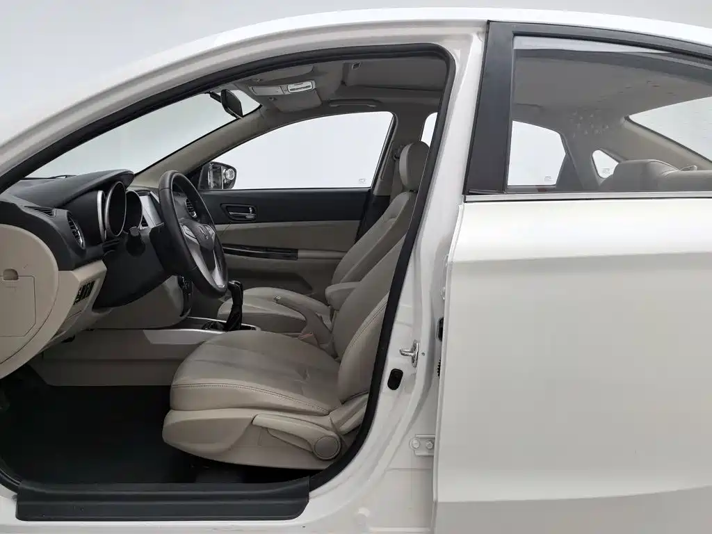 Changan Eado 2014 — фото 10