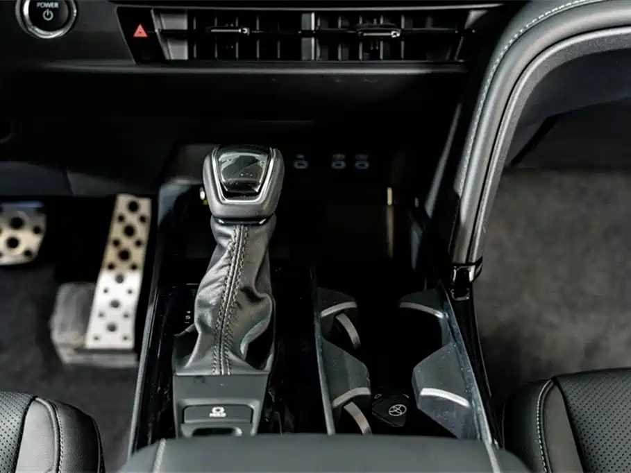 Toyota Camry 2025 — фото 15