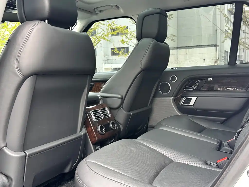 Land Rover Range Rover 2020 — фото 17